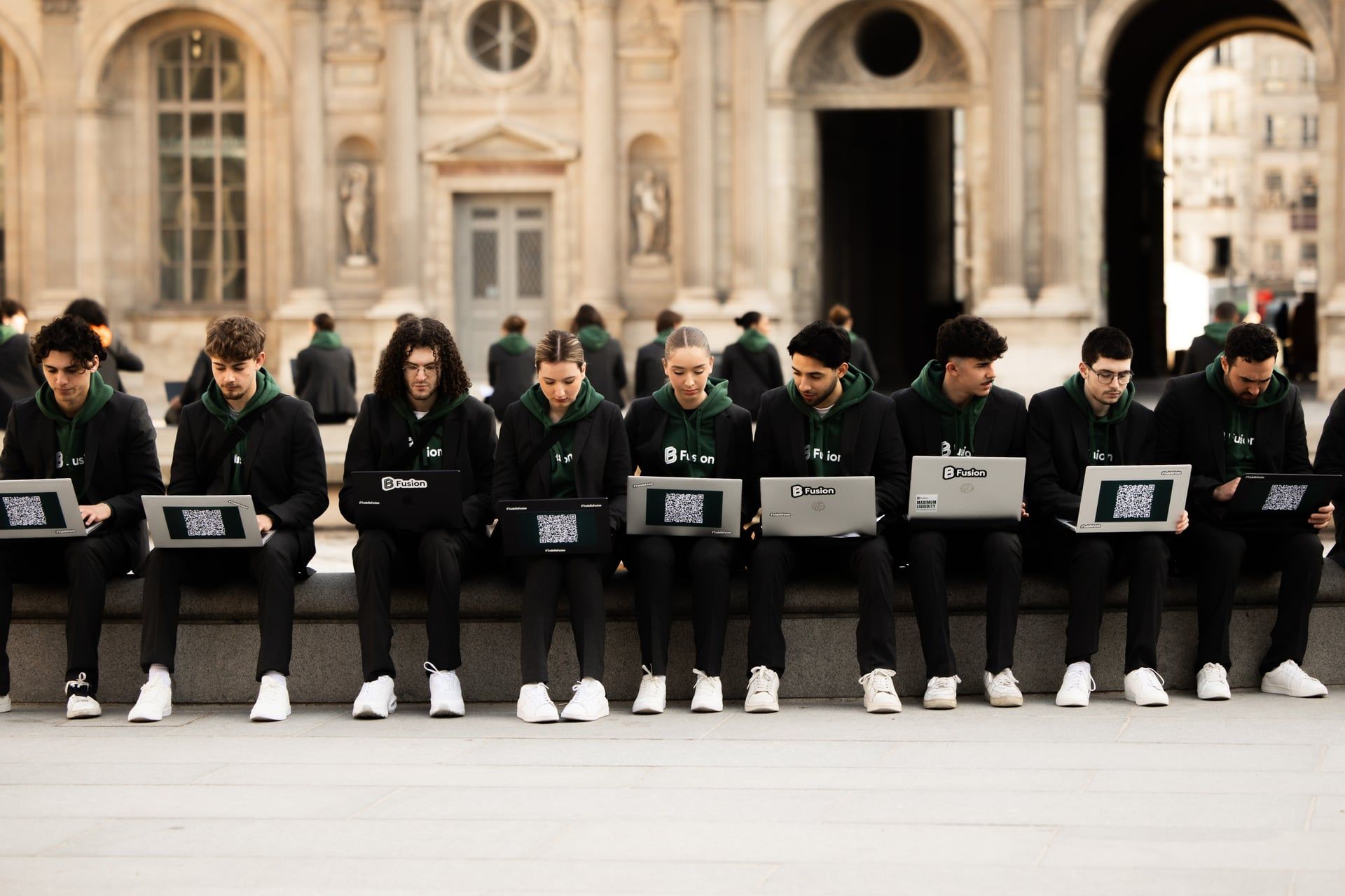 Bitpanda Fusion Hits Paris: 100 Traders Take Over the Louvre for Paris Blockchain Week