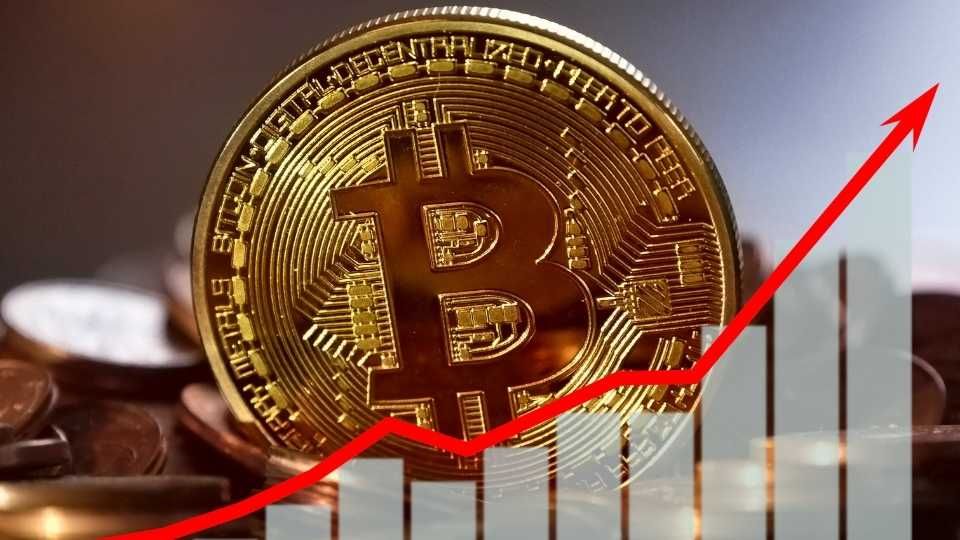 Bitcoin Price Prediction: BTC Consolidates as Market Awaits THIS Next Big Move